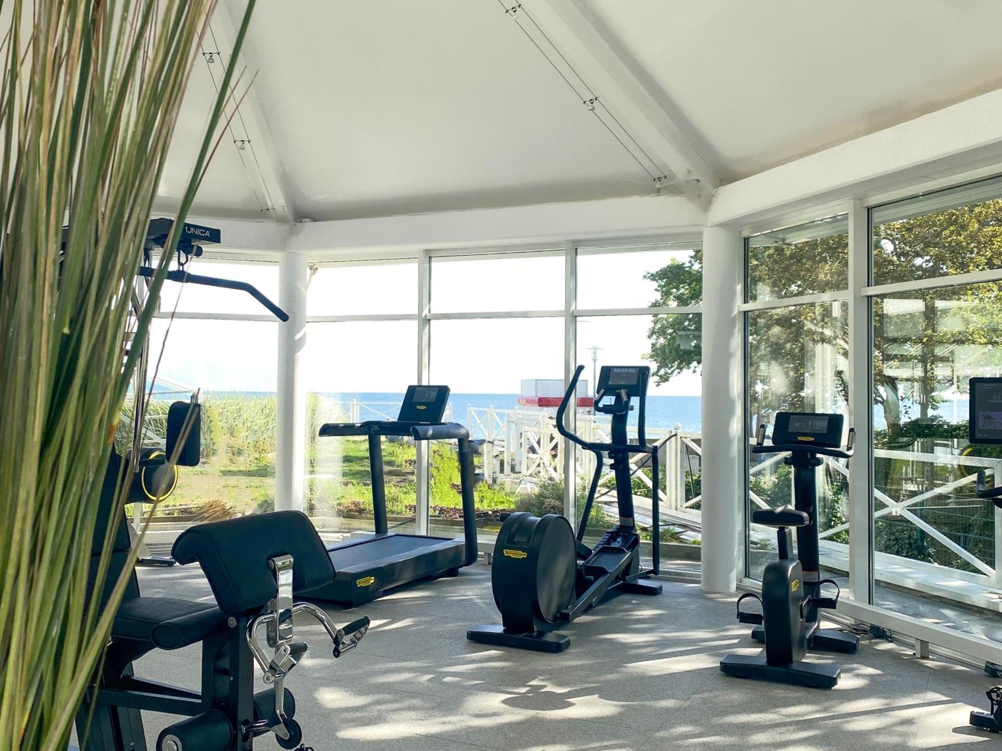 Grand Hotel Seeschloesschen Sea Retreat & Spa Timmendorfer Strand Exterior foto
